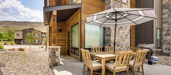 Walk to Ski Lift: Granby Ranch Family Retreat!