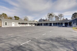 Apartment (1 Bedroom) | Interior - 3 Mi to Main Street: Newly Renovated Wareham Apt! (Wareham)
