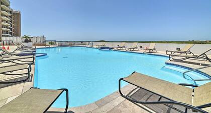 7th-floor Oceanfront Unit w/ Pools in Port Aransas