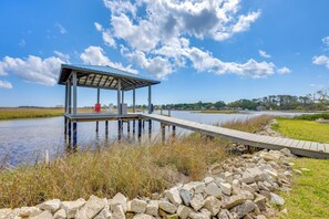 House (3 Bedrooms) | Interior - Waterfront Jacksonville Gem w/ Dock + Game Room! (Jacksonville)