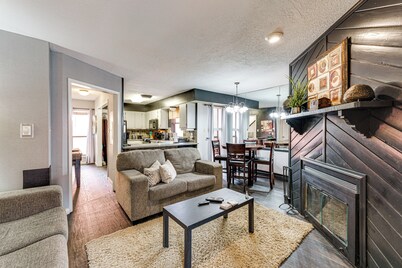 2 Blocks to Angel Fire Resort: Family Condo