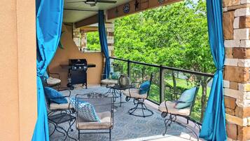 Apartment (3 Bedrooms) | Front of property
