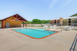 Apartment (3 Bedrooms) | Interior - Direct Guadalupe River Access! Hill Country Condo (New Braunfels)