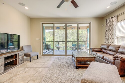 'rio Vista' Condo: Direct Guadalupe River Access!