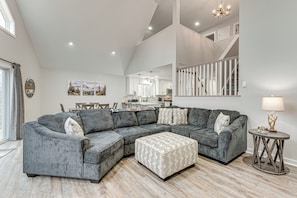 House (4 Bedrooms) | Front of property