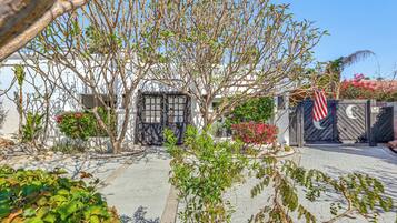 Apartment (0 Bedroom) | Interior