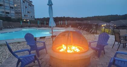 Smith Mountain Lake Retreat w/ Resort Amenities!