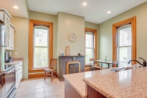 House (4 Bedrooms) | Interior