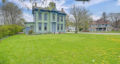 Family Home Near Franklin Historic District