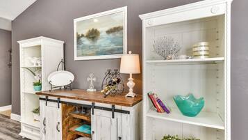 House (2 Bedrooms) | Interior