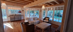 Living area - Beautiful family villa between Agapanthus and Bamboo (Lège-Cap-Ferret)