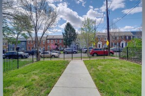 Apartment (2 Bedrooms) | Interior - 4 Mi to Smithsonian Museums: Modern DC Condo! (Washington)