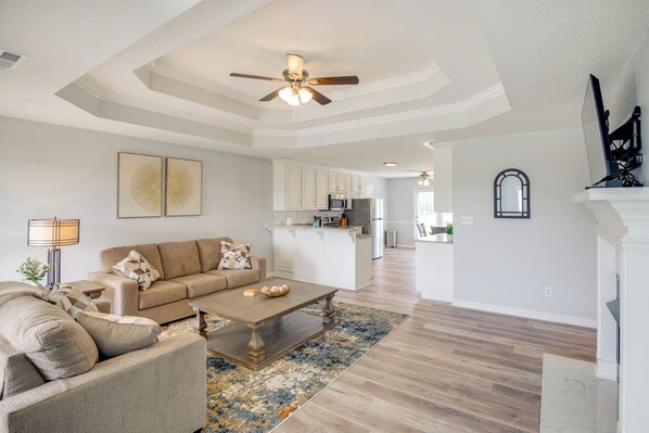 House (3 Bedrooms) | Interior - Patio & Spacious Yard: Home in Athens (Athens)