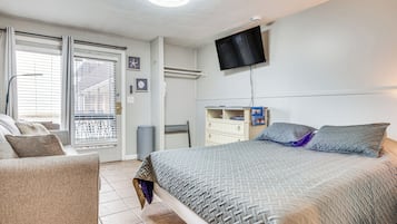 Apartment (0 Bedroom) | Interior