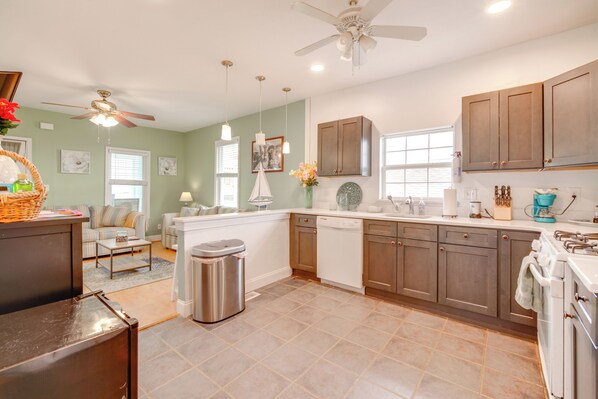 House (5 Bedrooms) | Interior