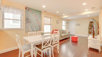 House (5 Bedrooms) | Interior