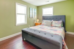 House (5 Bedrooms) | Interior - Walk to Ventnor Beach & Boardwalk: Coastal Gem (Ventnor City)