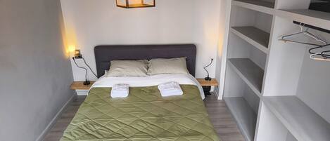 1 bedroom, free WiFi, bed sheets