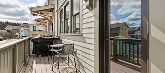 Seabrook's King Tide: Ocean Views, Private Hot Tub, Dogs Welcome!