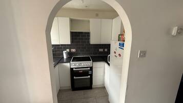 House | Private kitchen | Fridge, microwave, oven, stovetop