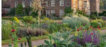 The Saddlery: Charming Converted Barn