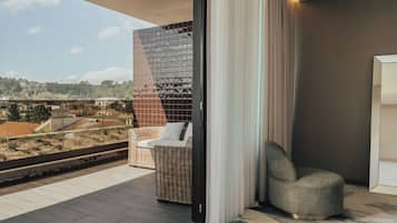 Superior Suite, Terrace, Garden View | 1 bedroom, minibar, in-room safe, desk