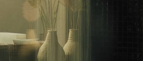 Sisäuima-allas, kauden mukainen ulkouima-allas