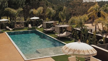 10 indoor pools, seasonal outdoor pool