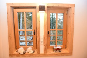 Comfort Chalet, 4 Bedrooms, Terrace, Mountain View | 4 bedrooms, laptop workspace, free WiFi, bed sheets