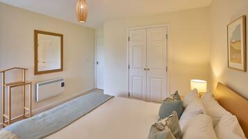 3 bedrooms, iron/ironing board, travel cot, WiFi