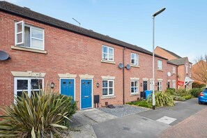 Exterior - Host & Stay | Happy Home (Burton upon Trent)