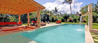 Casa Sirenas at Las Terrenas: Spacious 6-bedroom for 14 pax villa close to beach