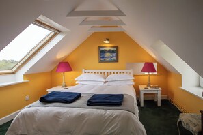 4 bedrooms, individually decorated, individually furnished, free WiFi - Taigh Phinc (Isle of North Uist)