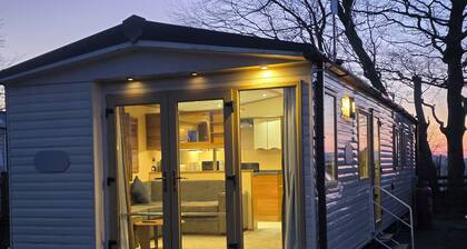 Dog friendly spacious 3 bedroom caravan in Ribble Valley