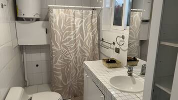 Rumah | Kamar mandi | Pengering rambut, handuk, dan tisu toilet