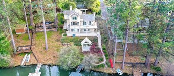 Carmel Cottage on The Lake