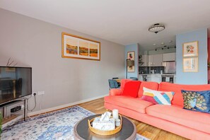 Unclassified image, 5 of 31, button