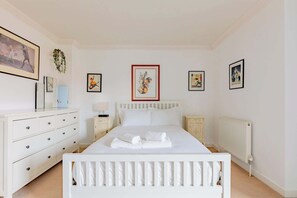 2 quartos, escrivaninha, ferros/tábuas de passar roupa, Wi-Fi