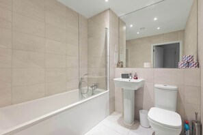 Regadera y secadora de cabello 