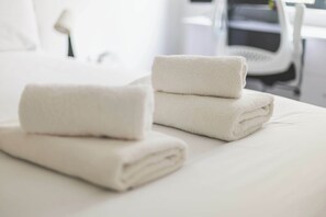 Miscellaneous - Modern 2 Bed 2 Bath with Patio | Close to Wembley (Greater London)