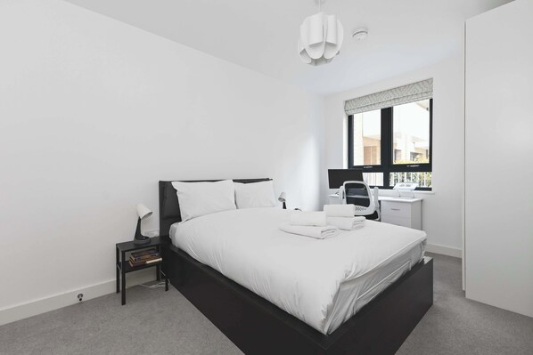 Unclassified image, 1 of 30, button