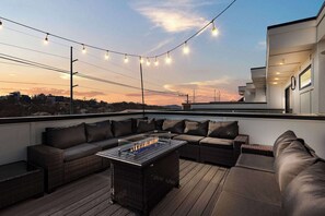 Terrace/patio - The Luxury Morgan Wallen Rooftop l 4BD (Nashville)