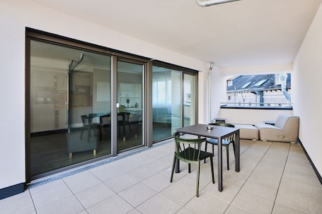 Suite, 2 Twin Beds, Non Smoking, City View | City view