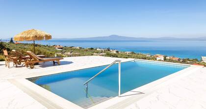 Modern Seaview Nest with Pool & Panoramic Views