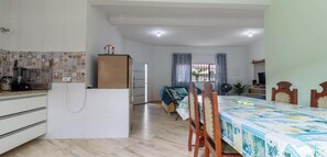 Interior - Casa em Peruíbe a 250m da Praia com Piscina (Peruíbe)