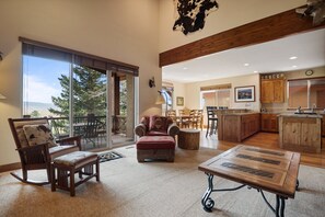 House, 4 Bedrooms | Living area - Midway 4 Bedroom Golf Course Luxury Turnberry 23 Home (Midway)