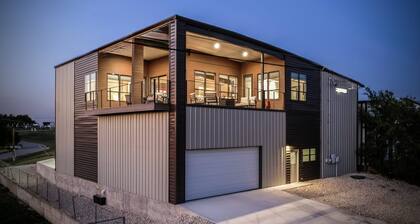 The Flight Deck Fly-in Austin Airpark Hangar Home 3 Bedroom Home