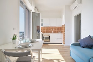 Apartment (0 Bedroom) | Private kitchen | Oven, espresso maker, electric kettle