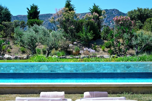 PRESTIGE VILLA BASSIN 15X5 AIR-CONDITIONED