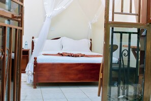 Habitación individual básica | Escritorio, espacio para trabajar con laptop y wifi gratis